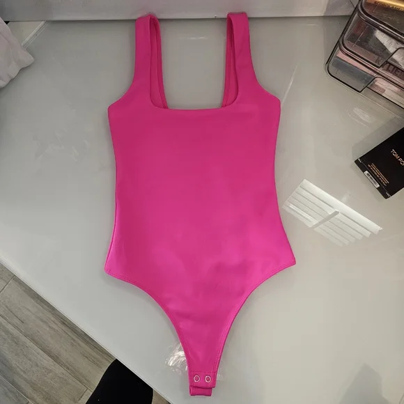 Good American Bright Pink Bodysuit - Picture 2 of 8